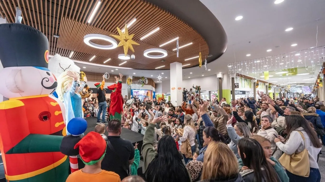 Carmila celebra el Black Friday con promociones de hasta 800 euros y activa la campaña de Navidad en sus centros comerciales