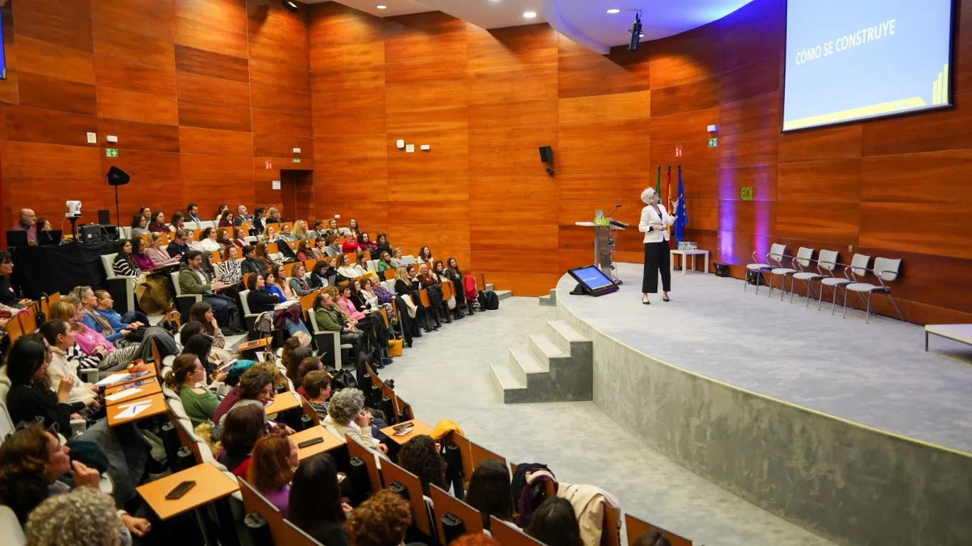 El tercer encuentro #BoostHer reunirá a más de 500 profesionales STEM en Sevilla el 27 de noviembre para impulsar la diversidad y el liderazgo femenino