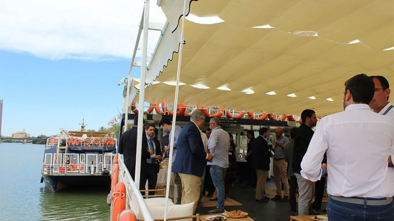 Círculo Cavalier organiza un exclusivo encuentro de networking en un crucero por el Guadalquivir junto a PYMES Magazine