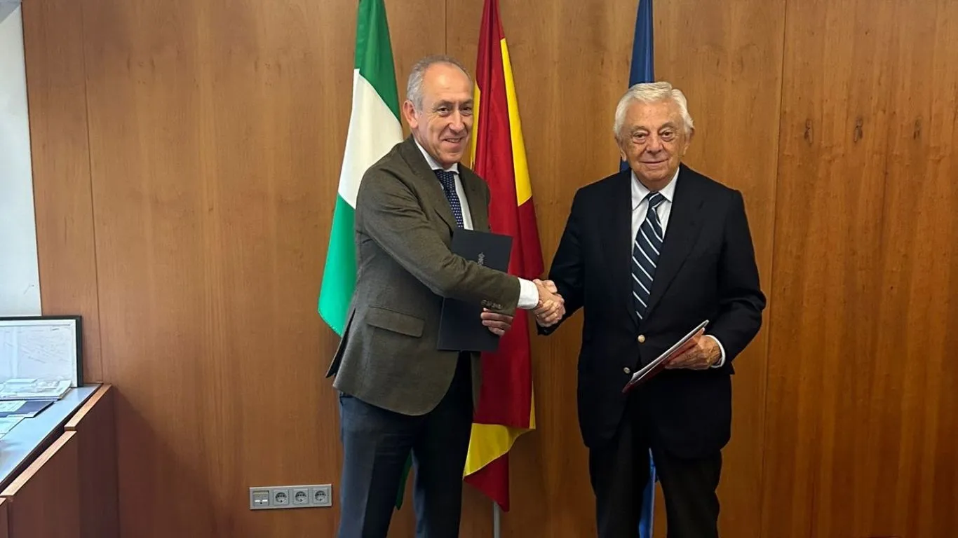 La Cámara de Comercio de Sevilla impulsa en Tomares la mejora del tejido empresarial local