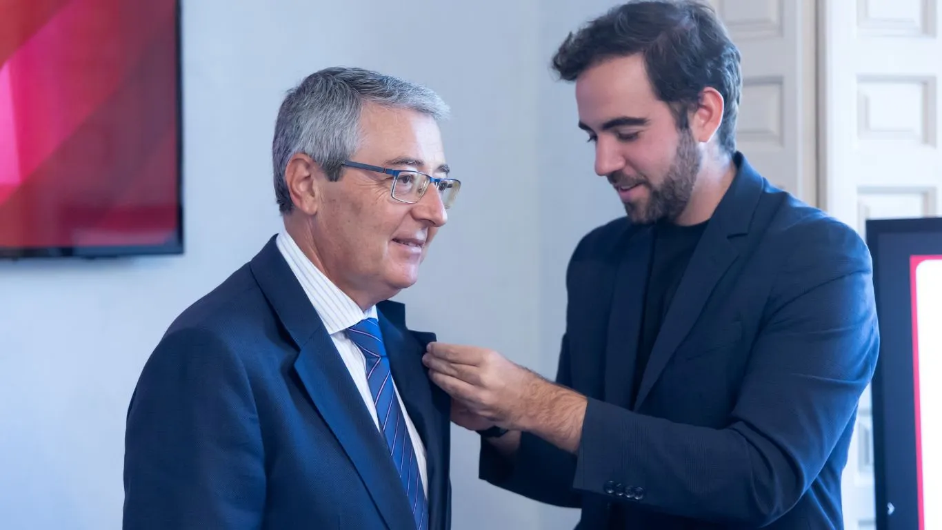 Salado destaca las oportunidades de internacionalización para jóvenes empresarios malagueños en sectores turístico y agroalimentario