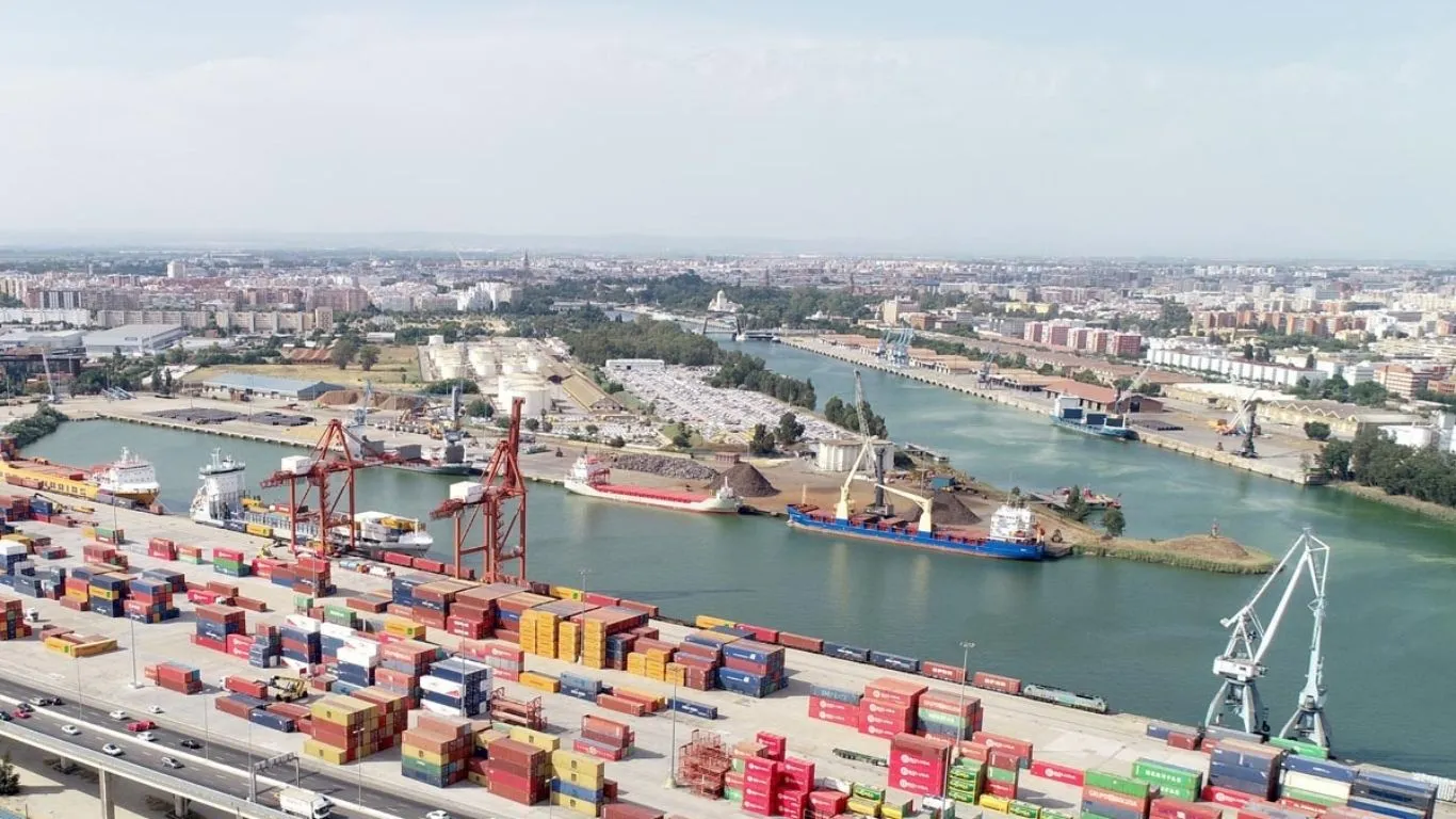 El Puerto de Sevilla refuerza su competitividad con la entrada de Estibadora Sevillana en el capital de Euroports Carbón Puerto