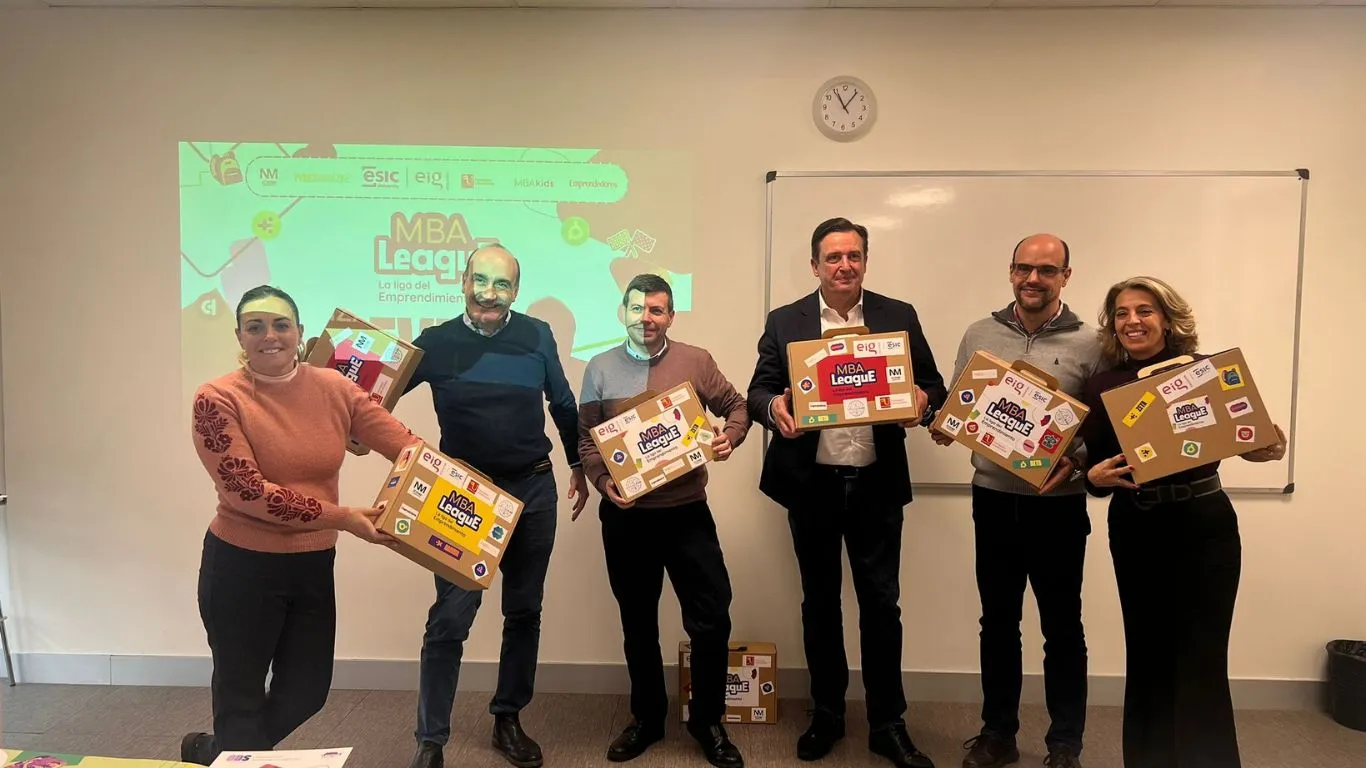 La MBA League arranca en Sevilla con la entrega de maletines a 16 equipos de siete centros educativos