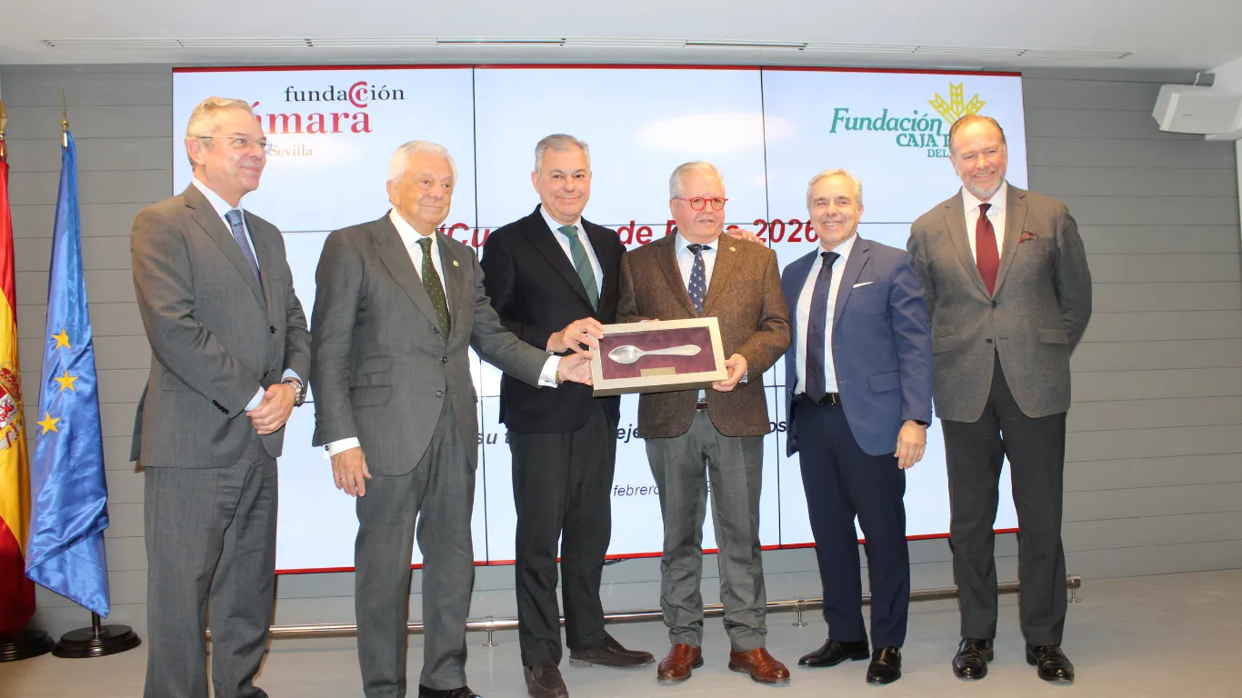 Mariano García Romero recibe el Cucharón de Plata 2026 por su trayectoria en la hostelería sevillana