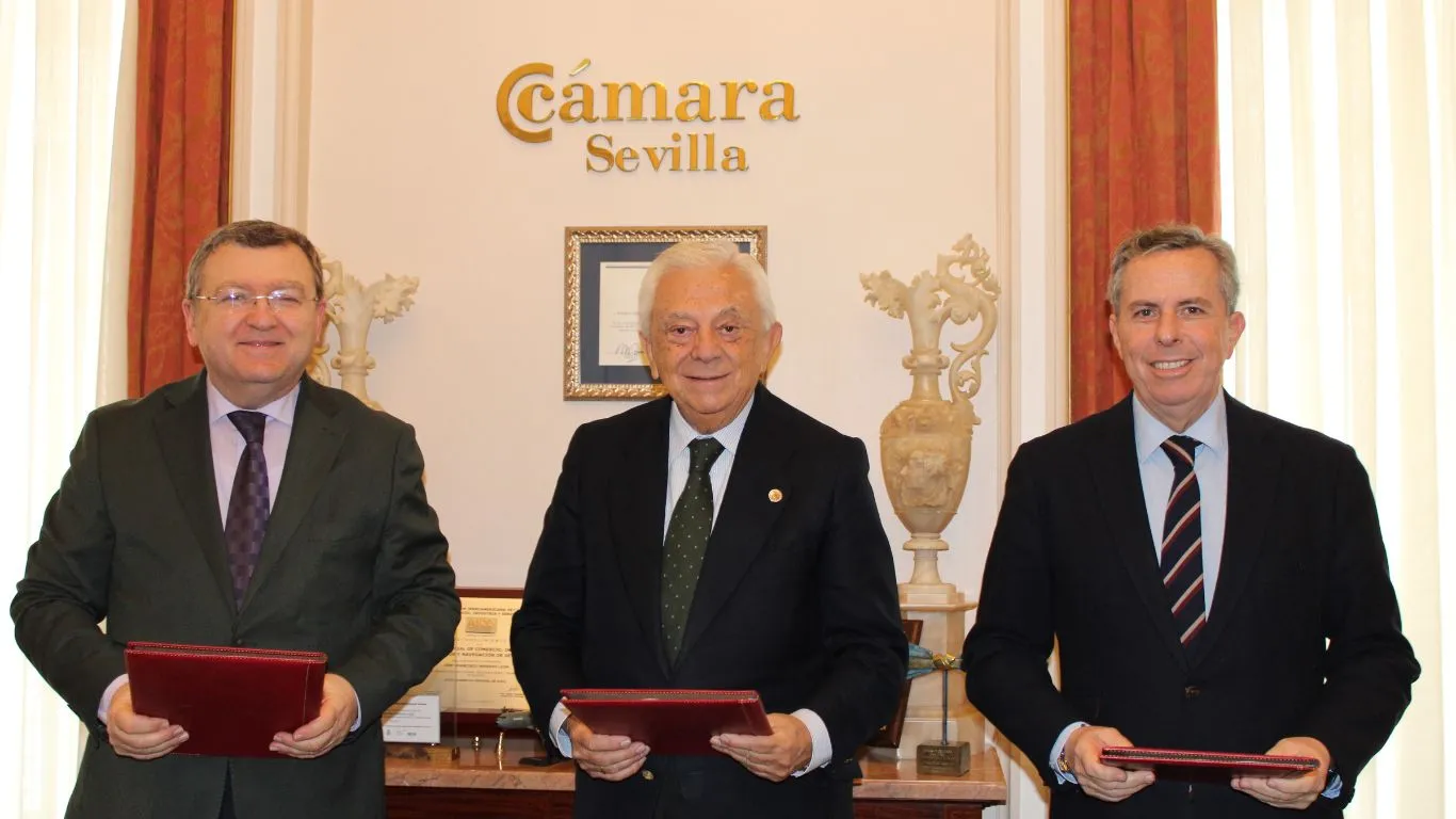 La Cámara de Comercio de Sevilla, Club Cámara y Colegio de Ingenieros firman acuerdo para impulsar la ingeniería industrial en el tejido empresarial
