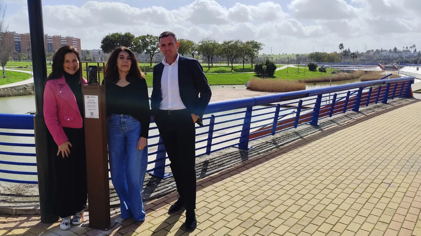 Dos Hermanas instala tótems selfies inteligentes y crea una ruta fotográfica interactiva