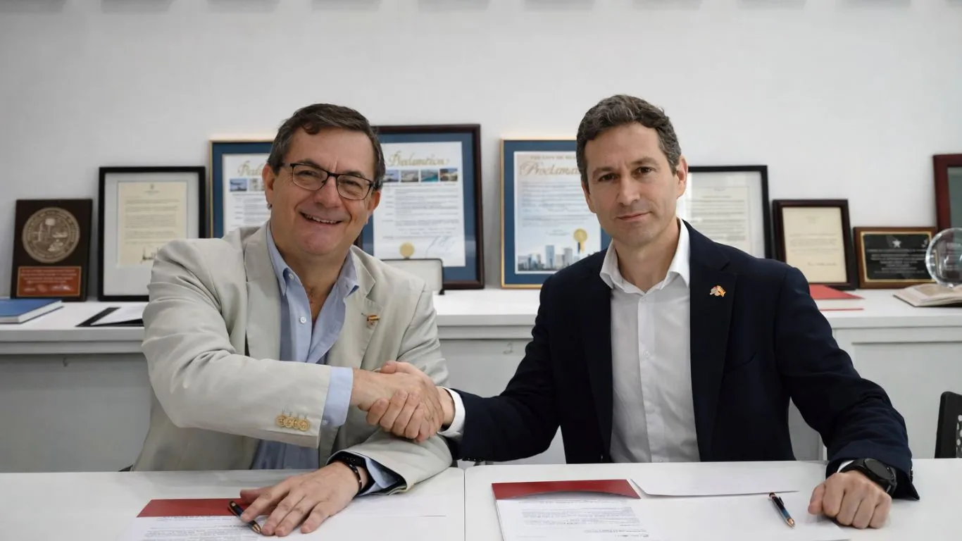 CESUR firma dos convenios en Miami para abrir el mercado estadounidense a las empresas del sur de España