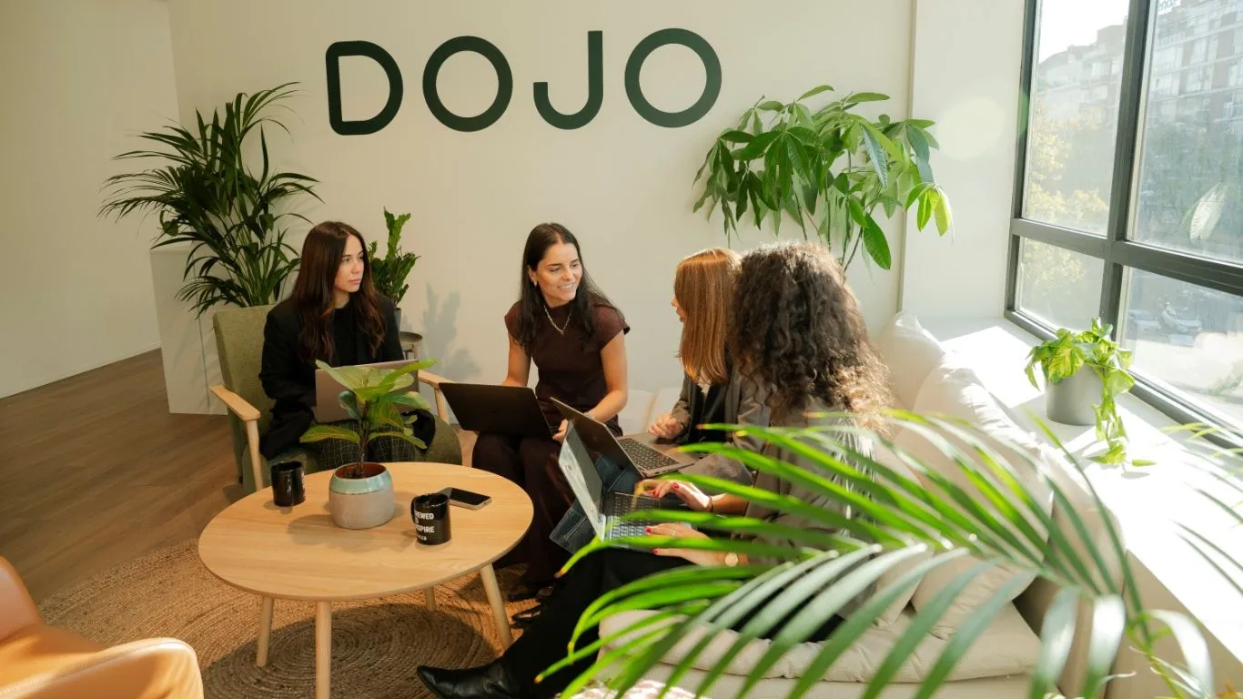 El techo de cristal en la alta dirección fintech y las 5 claves de Dojo para impulsar el liderazgo femenino