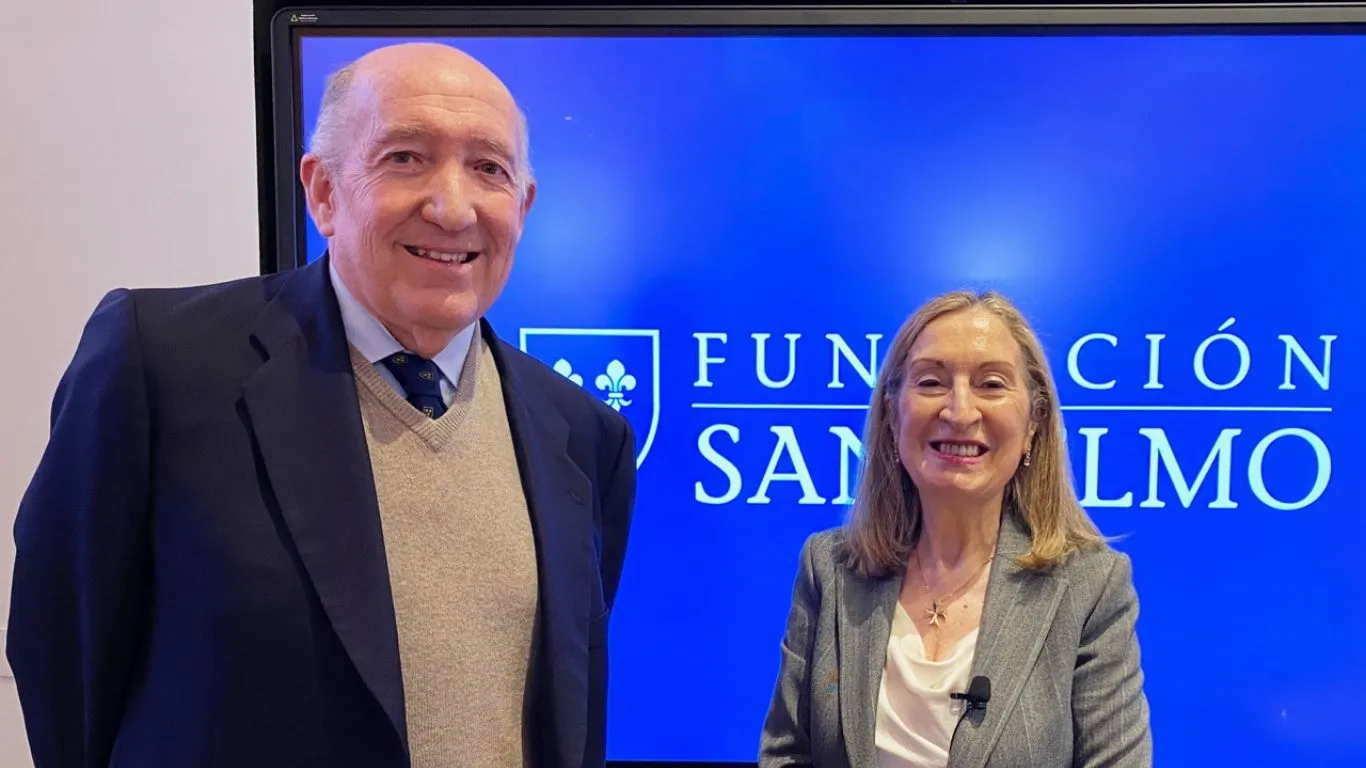 Ana Pastor ofrece en Sevilla una conferencia para antiguos alumnos de San Telmo Business School ante más de 180 empresarios y directivos