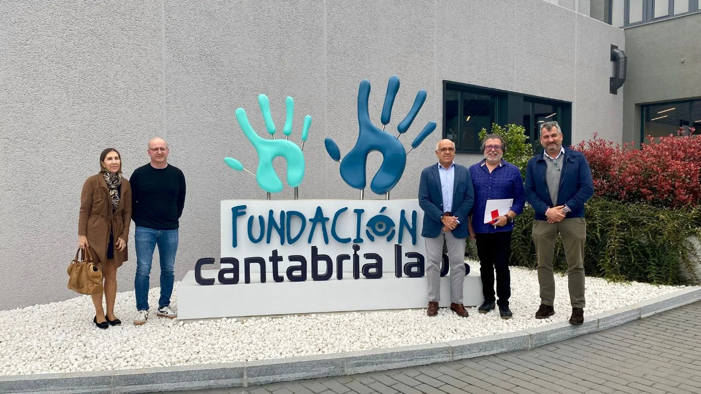 Fundación Cantabria Labs y Cruz Roja en Cantabria firman acuerdo para impulsar la inclusión social