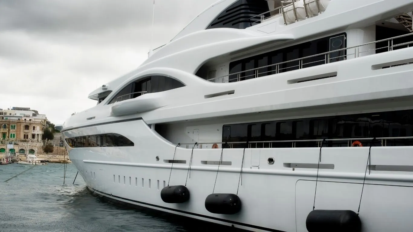 La nueva terminal de cruceros y megayates del Puerto de Sevilla ya opera para atraer turismo de alto valor y ampliar escalas en 2026