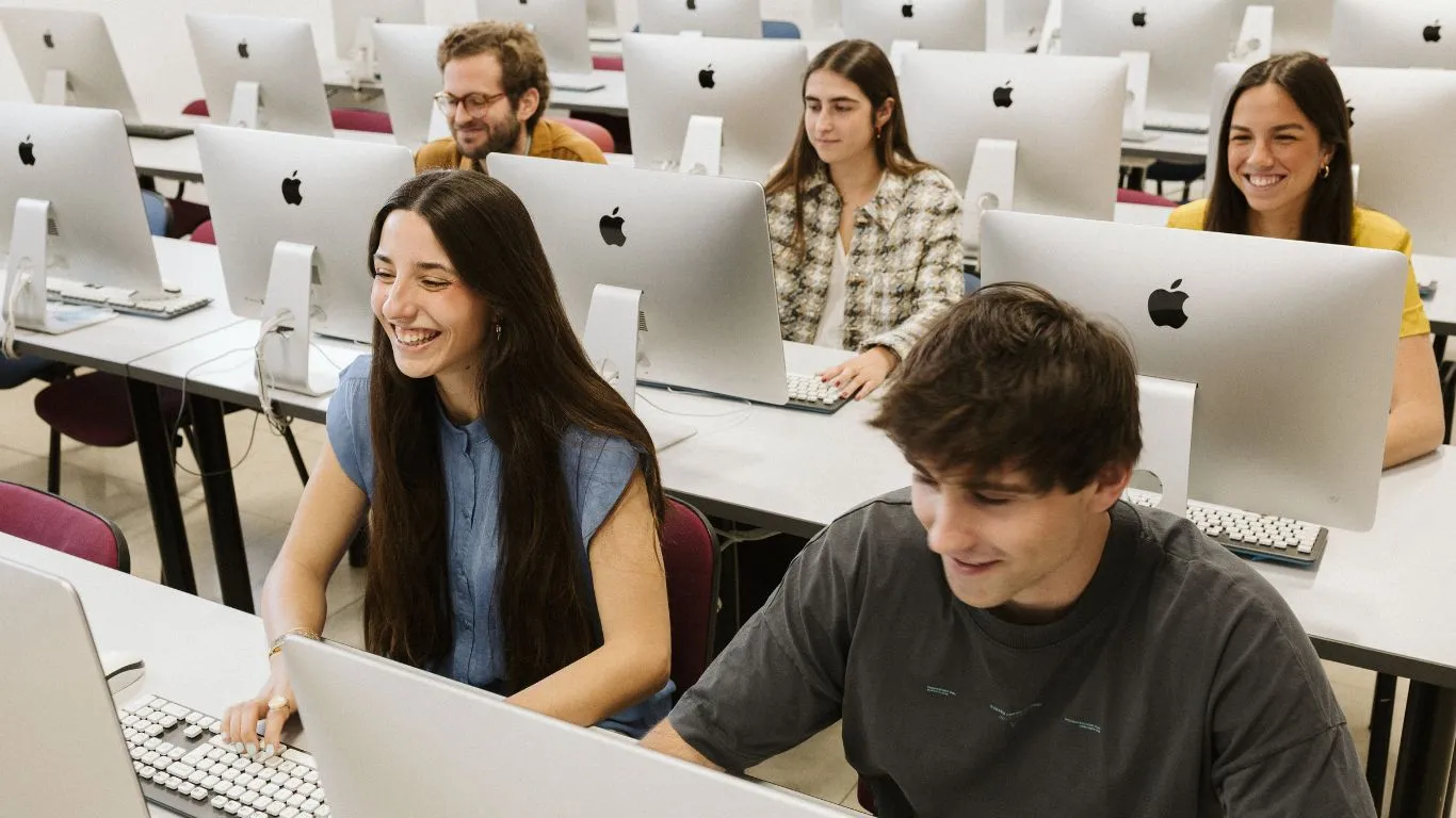 El Campus Cámara lanza en Sevilla el primer programa de IA para la productividad profesional en España