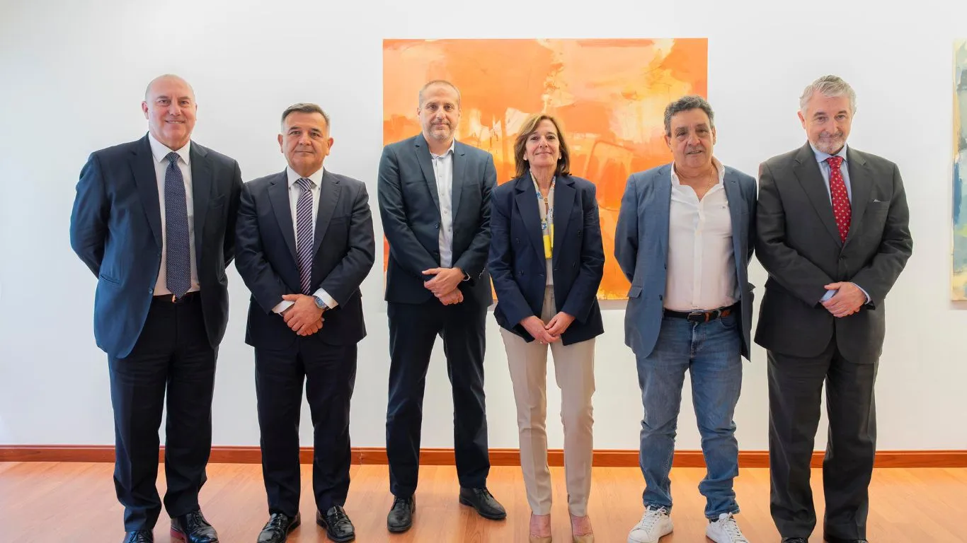 El sector asegurador firma en España el convenio colectivo 2025-2028 para 75.000 trabajadores con mejoras salariales y laborales