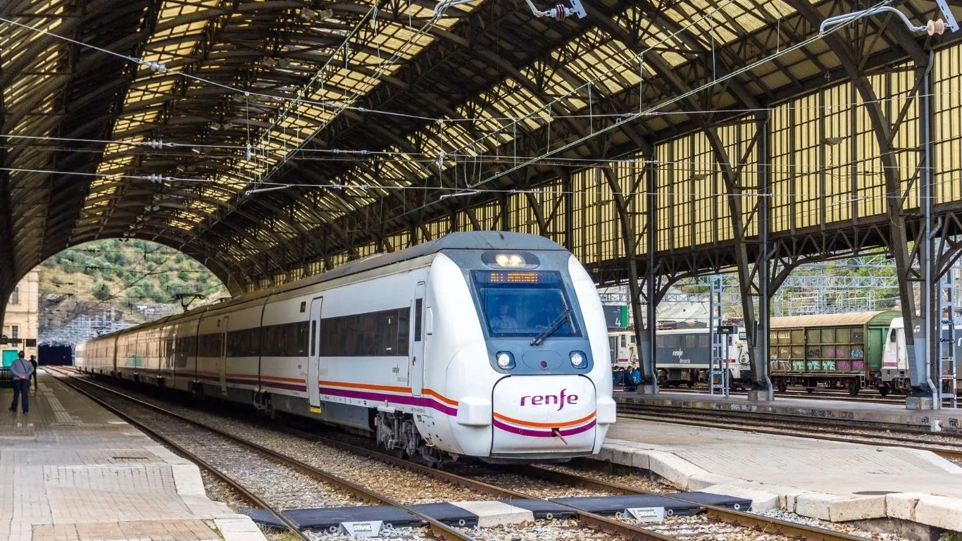 El Observatorio de Infraestructuras reclama soluciones urgentes a las averías del AVE Sevilla-Madrid