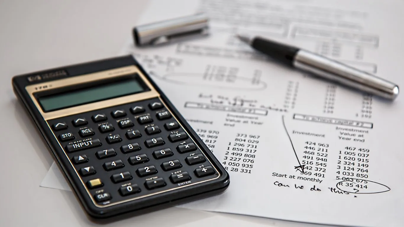 Quantax reclama una fiscalidad del siglo XXI para pymes y autónomos ante el aumento de la burocracia