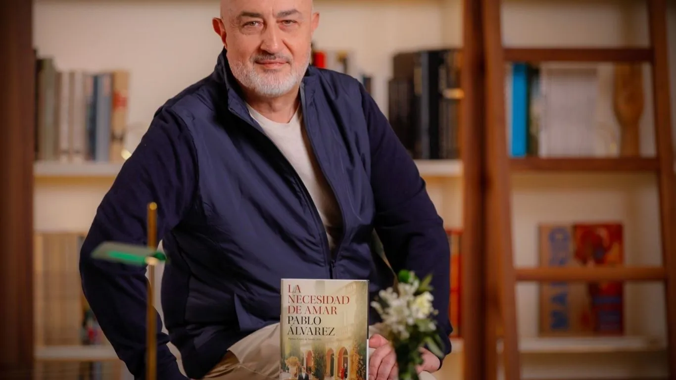 Pablo Álvarez cruza al otro lado del libro