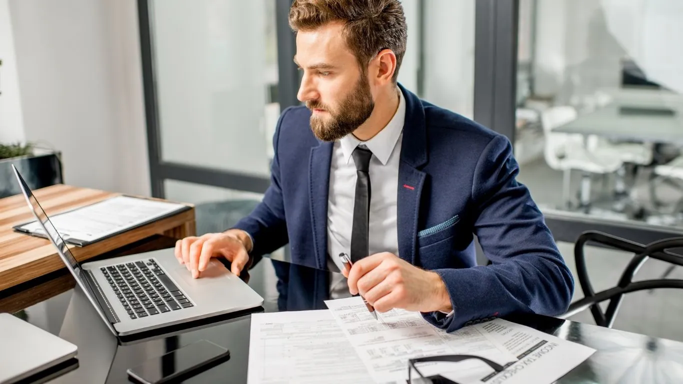 OKTICKET y Bankinplay integran la gestión de gastos corporativos con banca, contabilidad y tesorería
